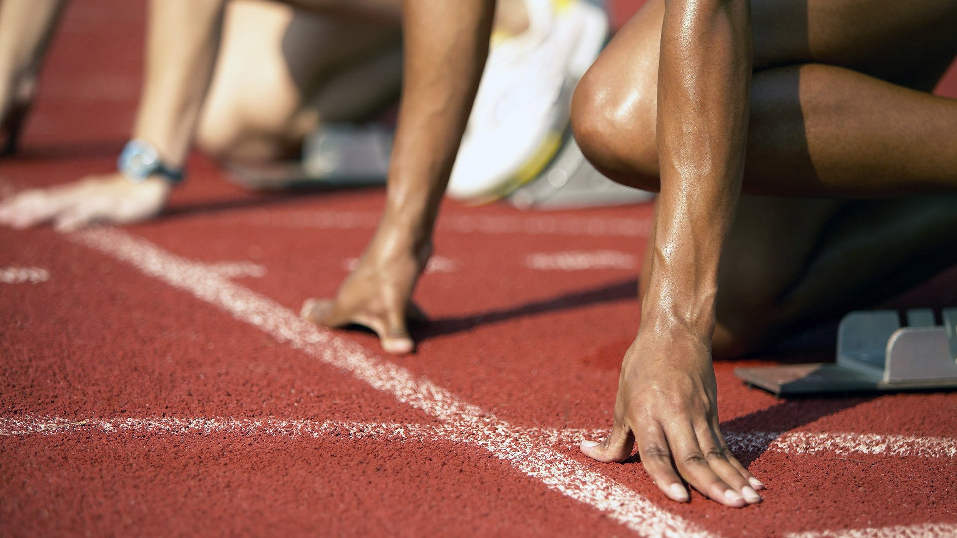 “英超豪门碰撞，争冠形势日趋激烈”，英超8大豪门